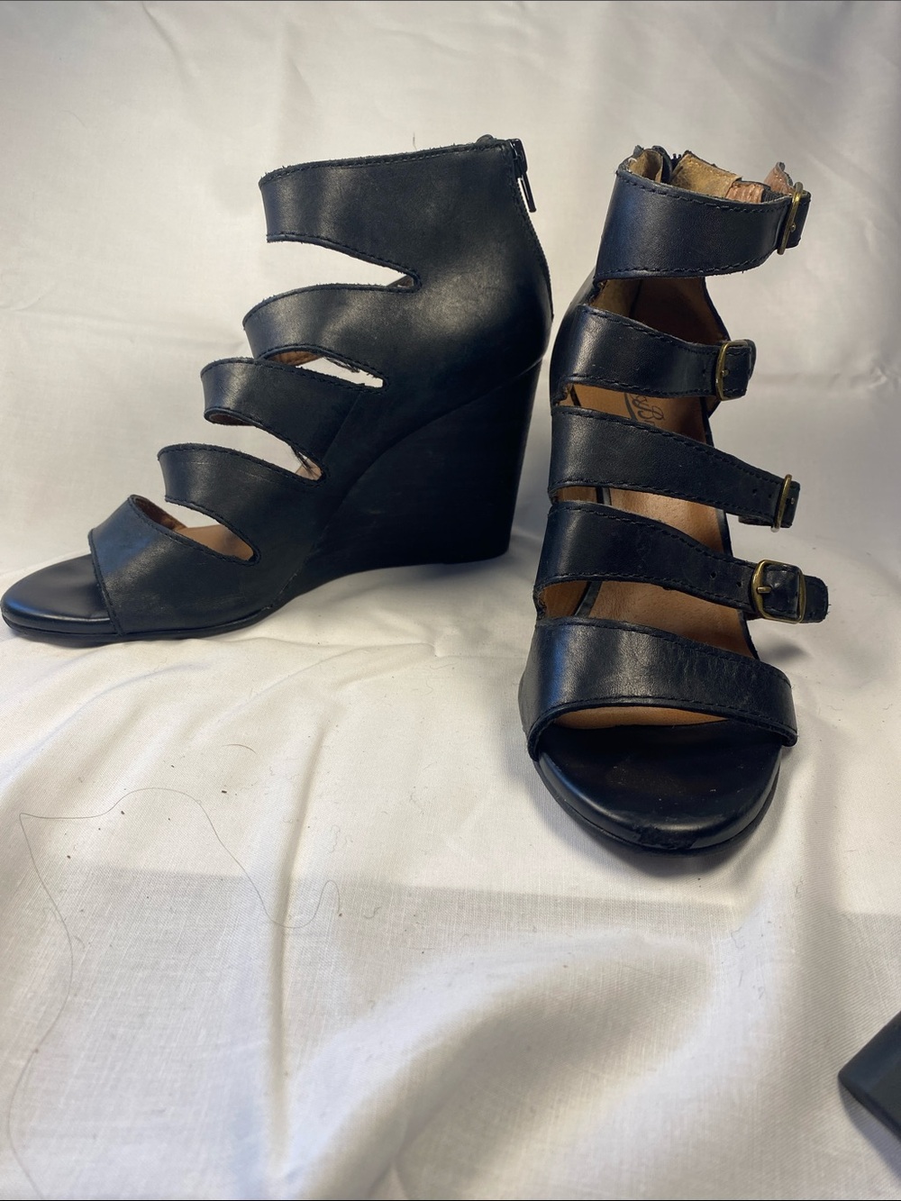 Lucky Brand Black Multi-Strap Wedge Sandals - women’s 7m